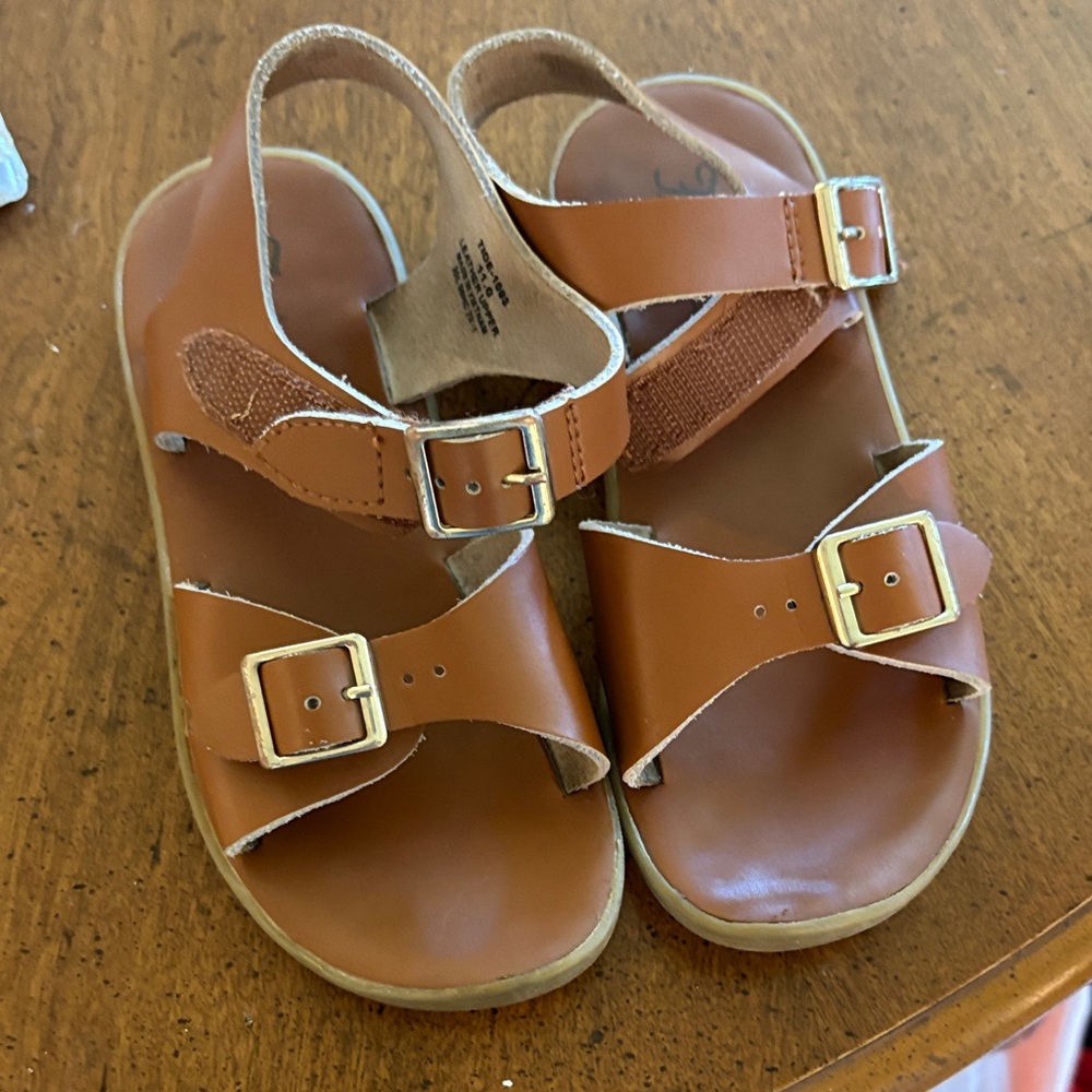 FootMates Tan Brown Kids Buckle Sandals with Gold Hardware